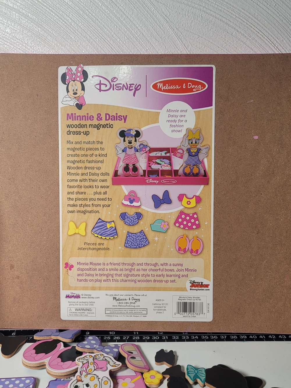 LN Disney Melissa & Doug Minnie & Daisy Wooden Magnetic Dress-Up Dolls With Tray